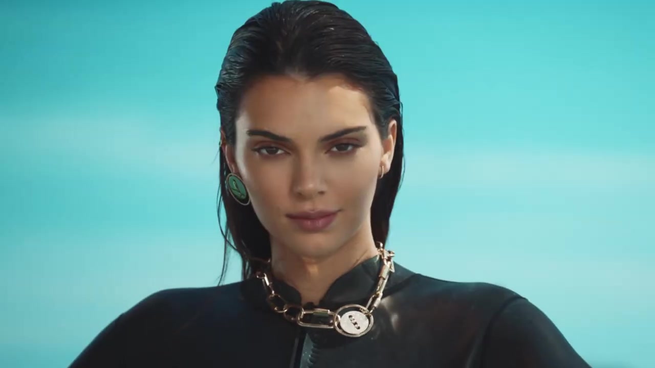 Kendall_Jenner_shines_as_the_new_face_of_Messika_campaign_hmnHs4blGUU_441.jpg