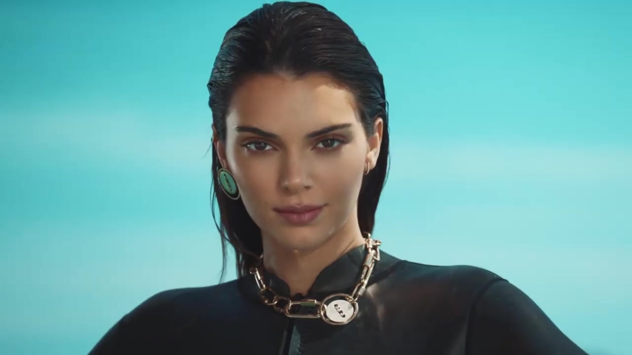 Kendall_Jenner_shines_as_the_new_face_of_Messika_campaign_hmnHs4blGUU_448.jpg
