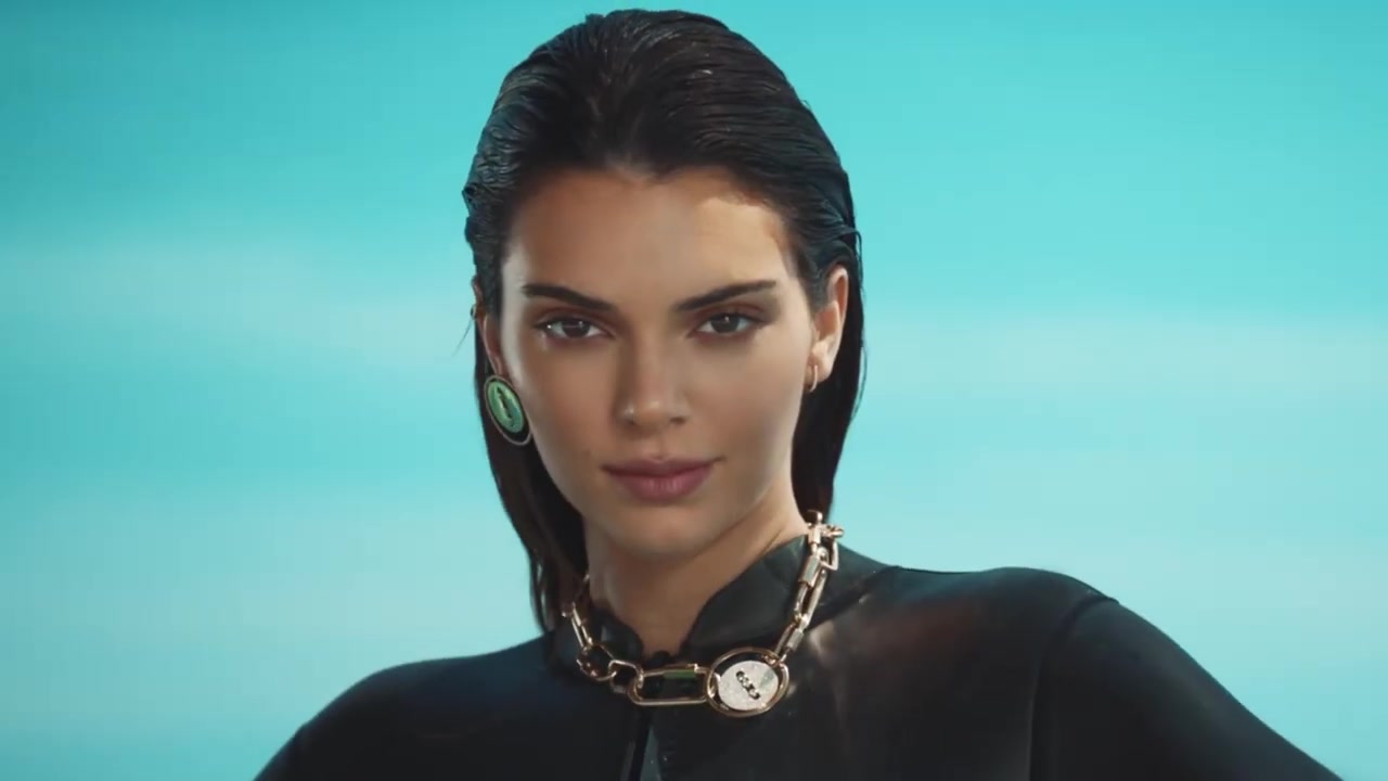 Kendall_Jenner_shines_as_the_new_face_of_Messika_campaign_hmnHs4blGUU_458.jpg