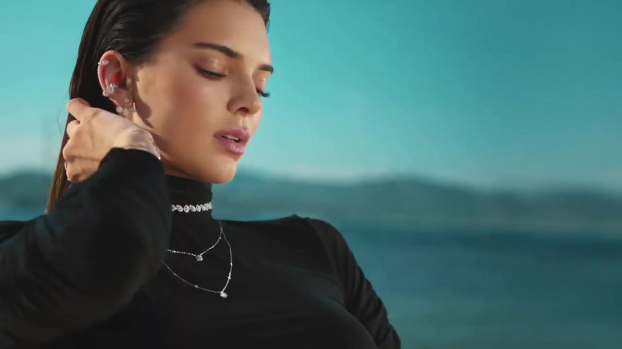Kendall_Jenner_shines_as_the_new_face_of_Messika_campaign_hmnHs4blGUU_659.jpg