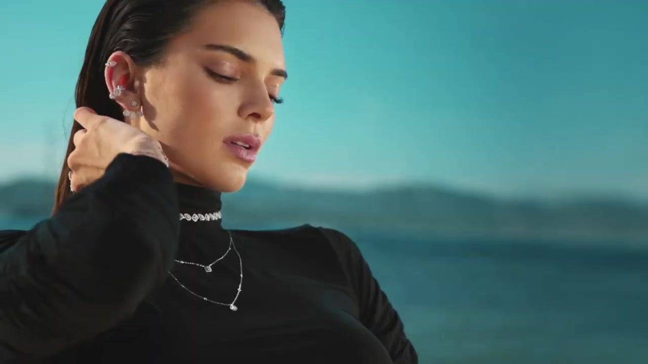 Kendall_Jenner_shines_as_the_new_face_of_Messika_campaign_hmnHs4blGUU_664.jpg