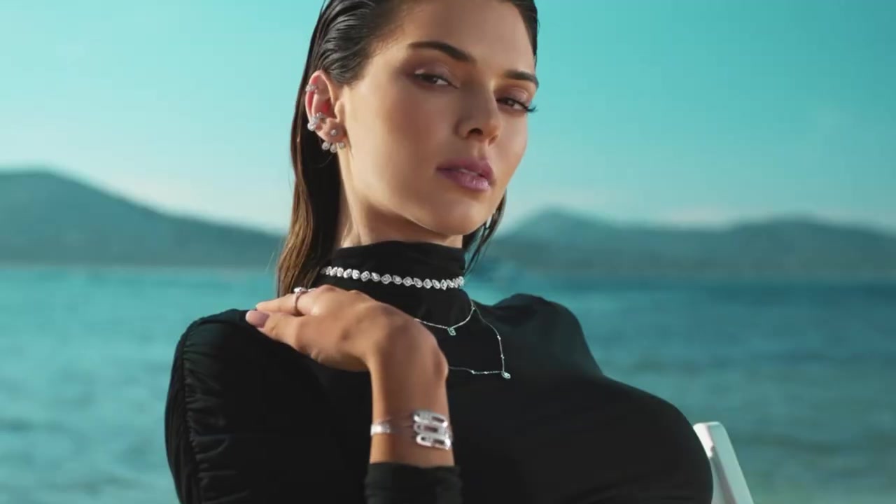Kendall_Jenner_shines_as_the_new_face_of_Messika_campaign_hmnHs4blGUU_706.jpg