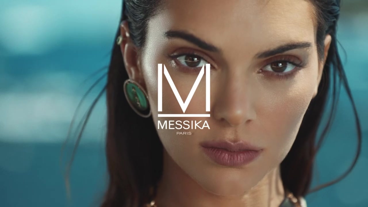 Kendall_Jenner_-_Lucky_Move_Collection_5BrXSvacGwsT45D_004.jpg