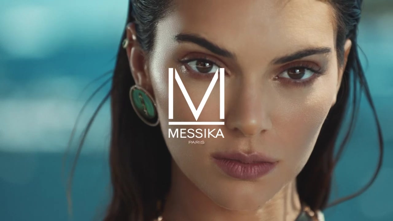 Kendall_Jenner_-_Lucky_Move_Collection_5BrXSvacGwsT45D_007.jpg