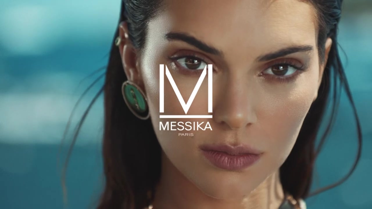 Kendall_Jenner_-_Lucky_Move_Collection_5BrXSvacGwsT45D_009.jpg