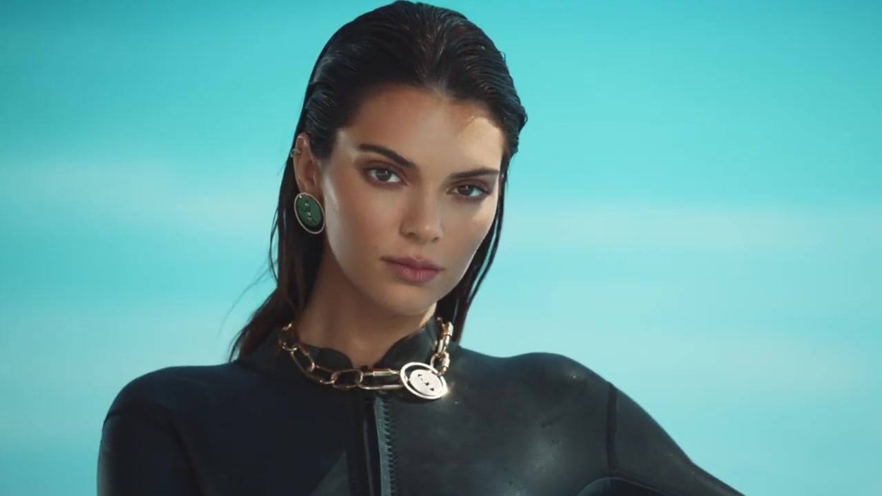 Kendall_Jenner_-_Lucky_Move_Collection_5BrXSvacGwsT45D_118.jpg