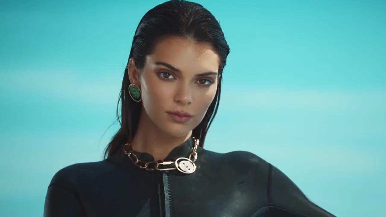 Kendall_Jenner_-_Lucky_Move_Collection_5BrXSvacGwsT45D_123.jpg