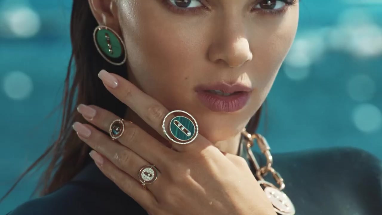 Kendall_Jenner_-_Lucky_Move_Collection_5BrXSvacGwsT45D_211.jpg