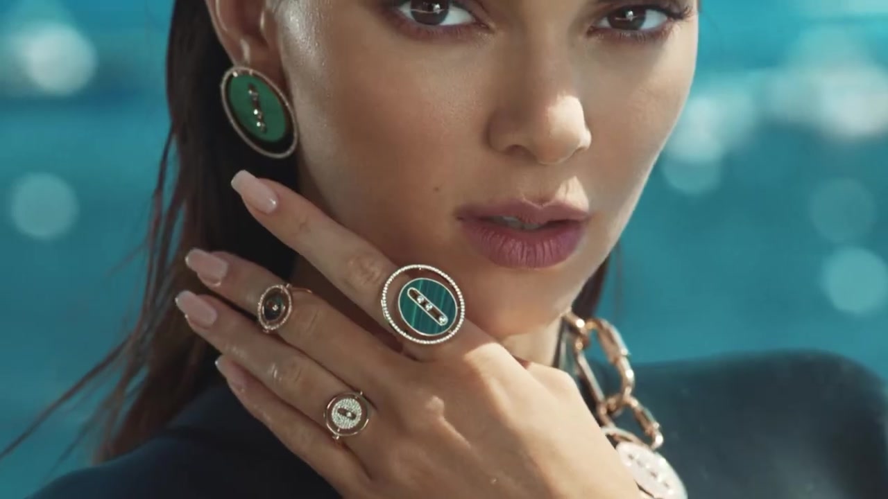 Kendall_Jenner_-_Lucky_Move_Collection_5BrXSvacGwsT45D_216.jpg
