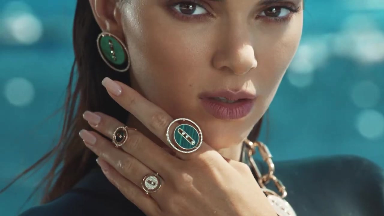 Kendall_Jenner_-_Lucky_Move_Collection_5BrXSvacGwsT45D_221.jpg