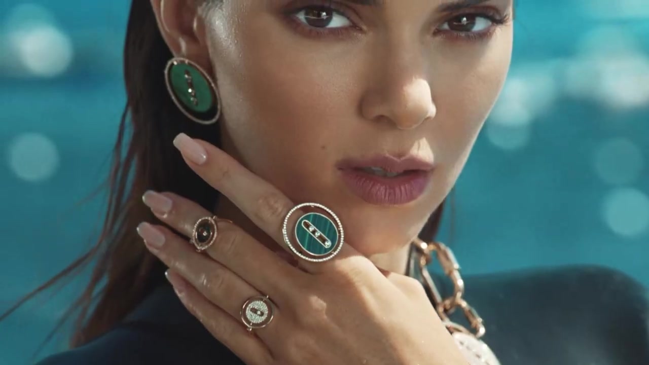 Kendall_Jenner_-_Lucky_Move_Collection_5BrXSvacGwsT45D_223.jpg
