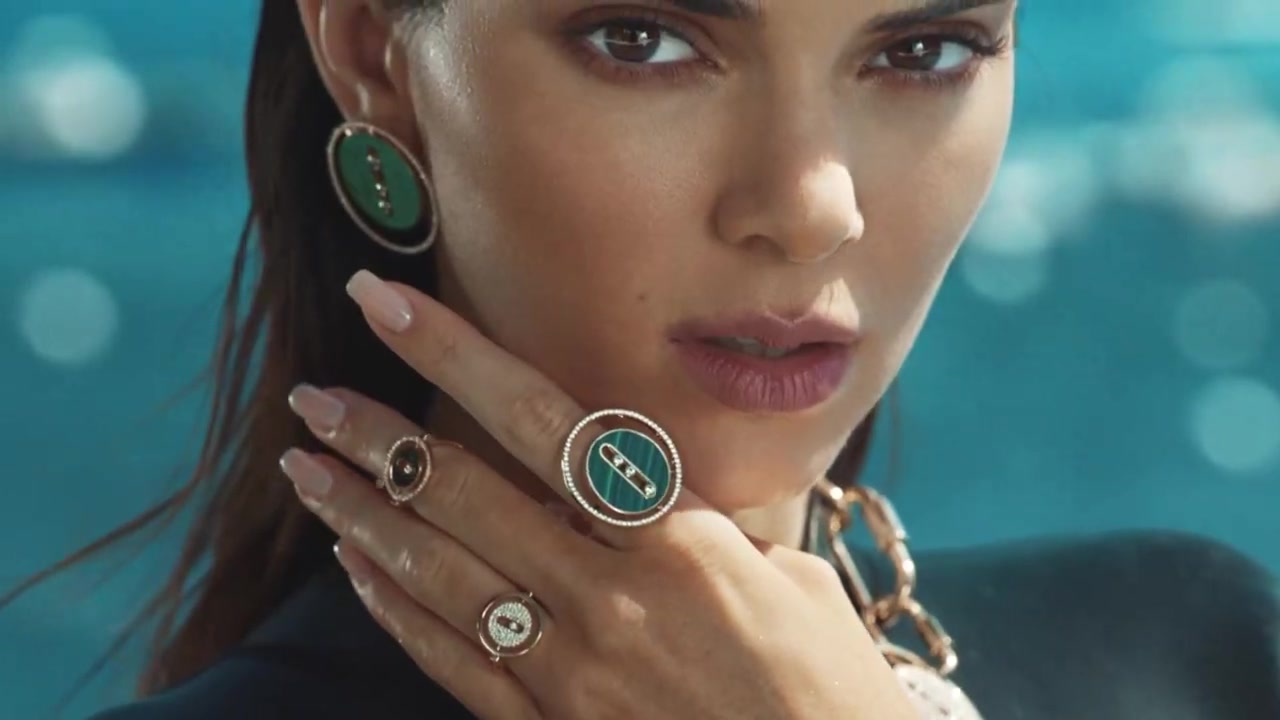 Kendall_Jenner_-_Lucky_Move_Collection_5BrXSvacGwsT45D_227.jpg