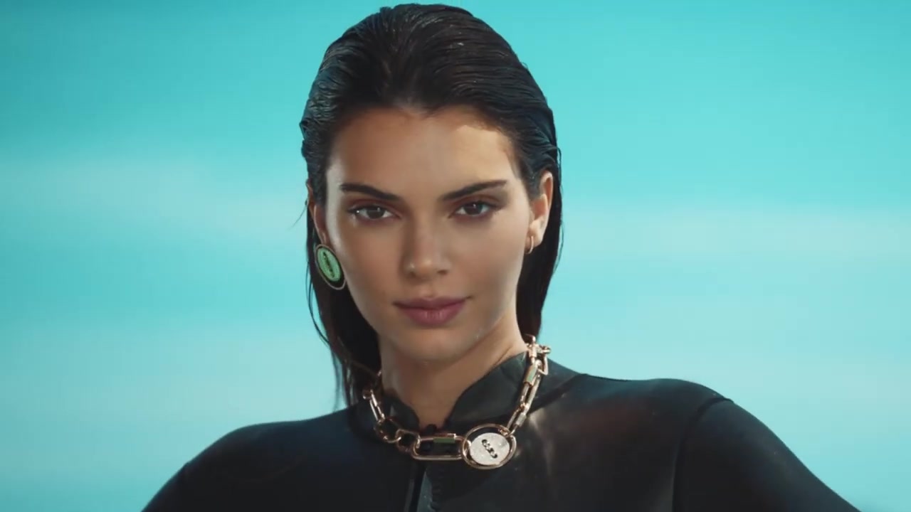 Kendall_Jenner_-_Lucky_Move_Collection_5BrXSvacGwsT45D_245.jpg