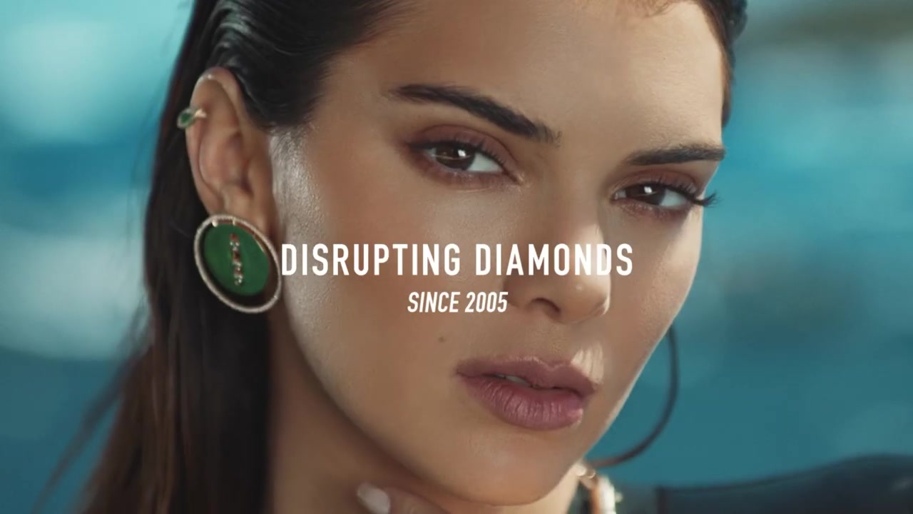 Kendall_Jenner_-_Lucky_Move_Collection_5BrXSvacGwsT45D_269.jpg