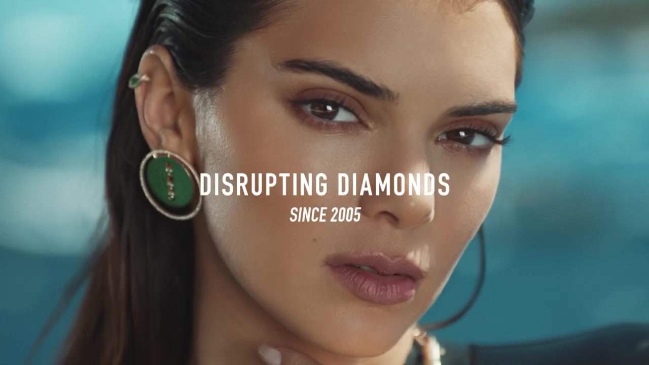 Kendall_Jenner_-_Lucky_Move_Collection_5BrXSvacGwsT45D_271.jpg