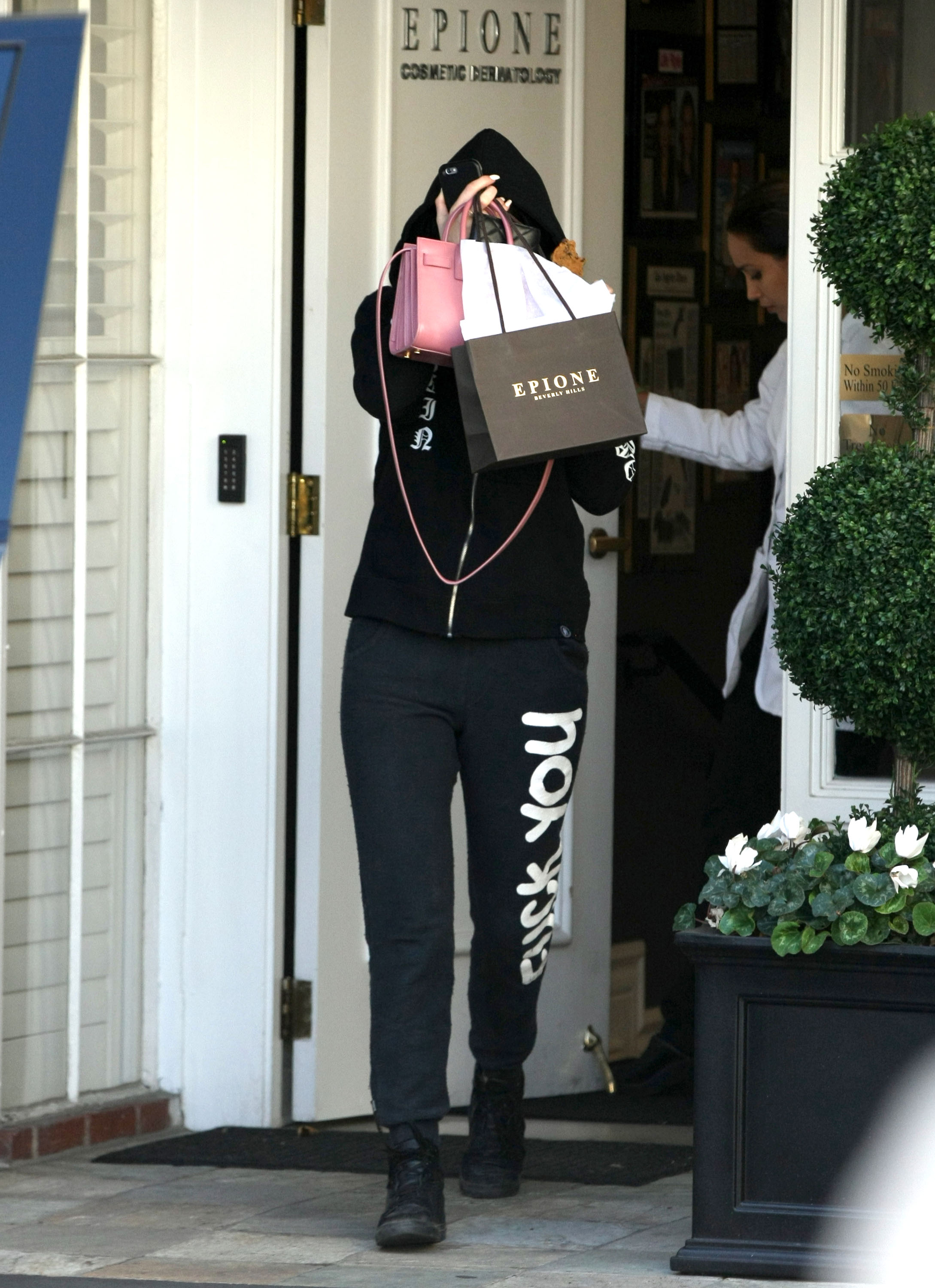 Access_Kardashian_002.jpg