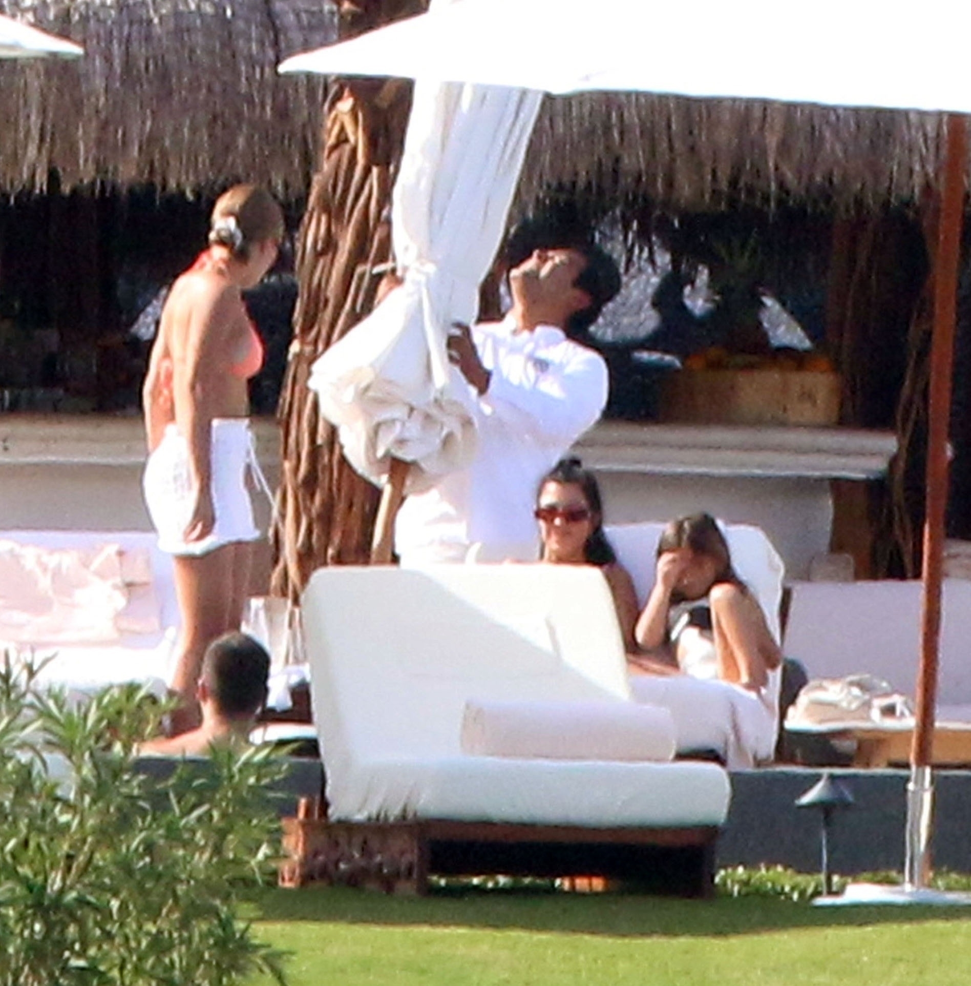 Access_Kardashian_003.jpg
