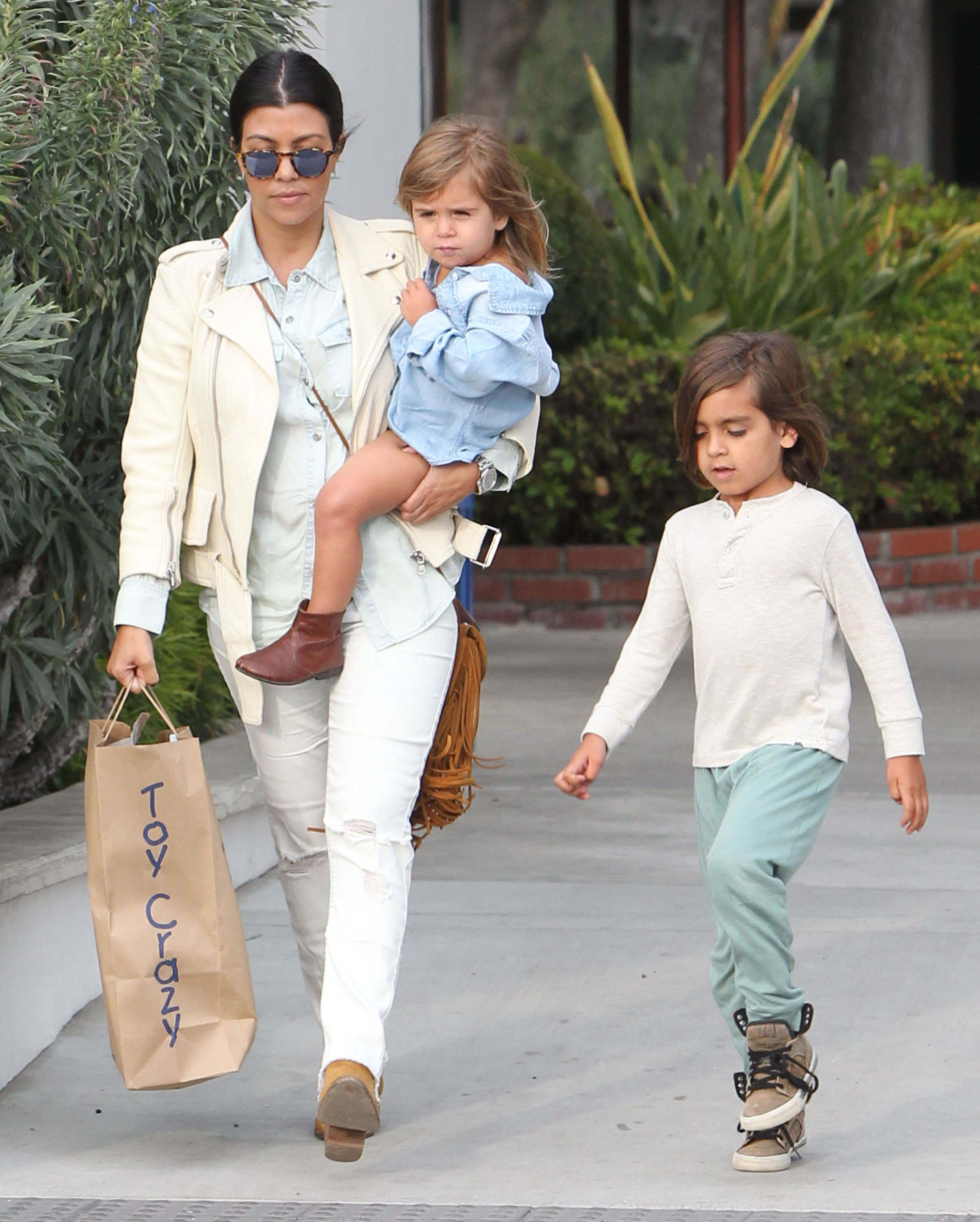 Access_Kardashian_002.jpg