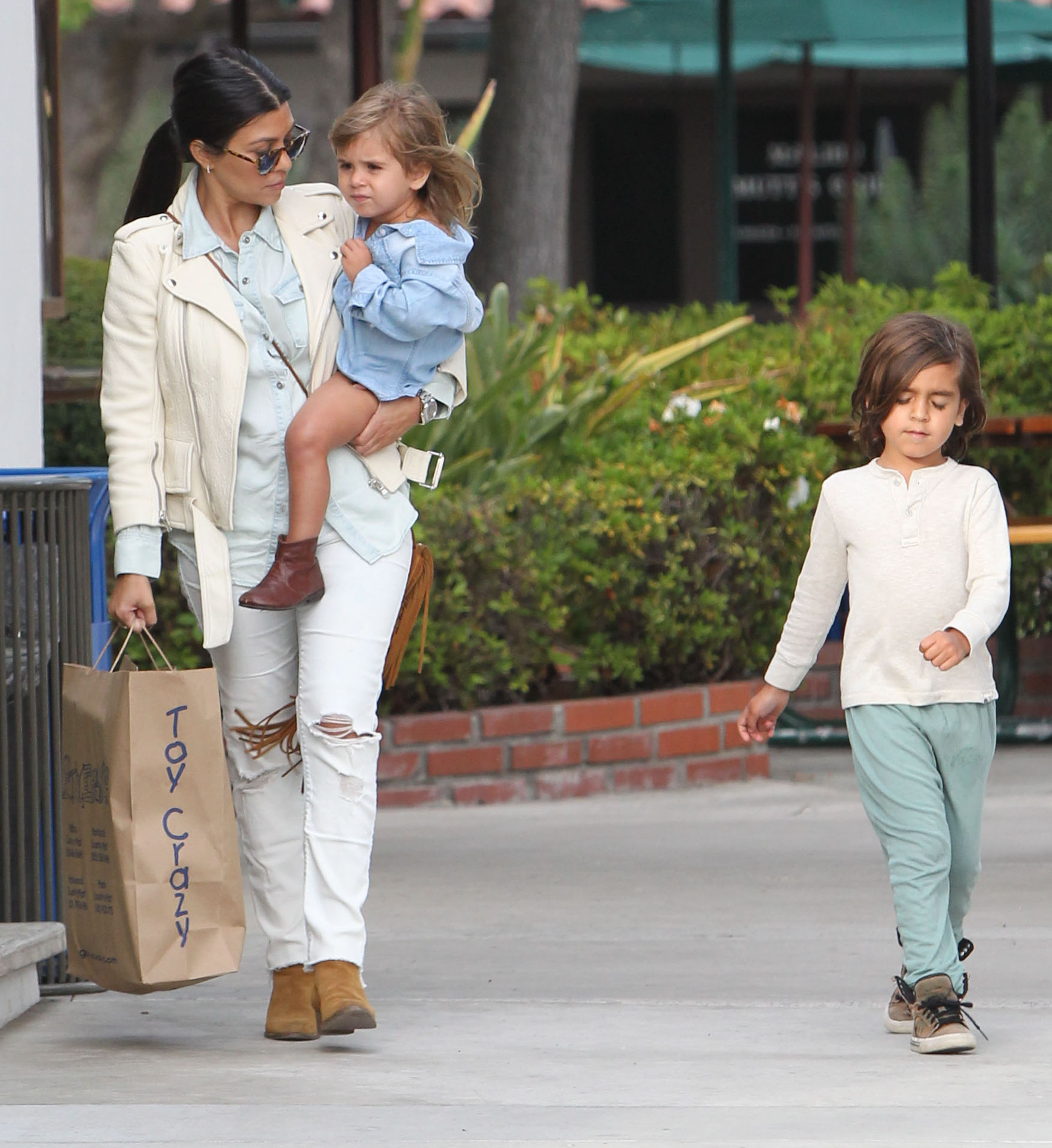 Access_Kardashian_004.jpg