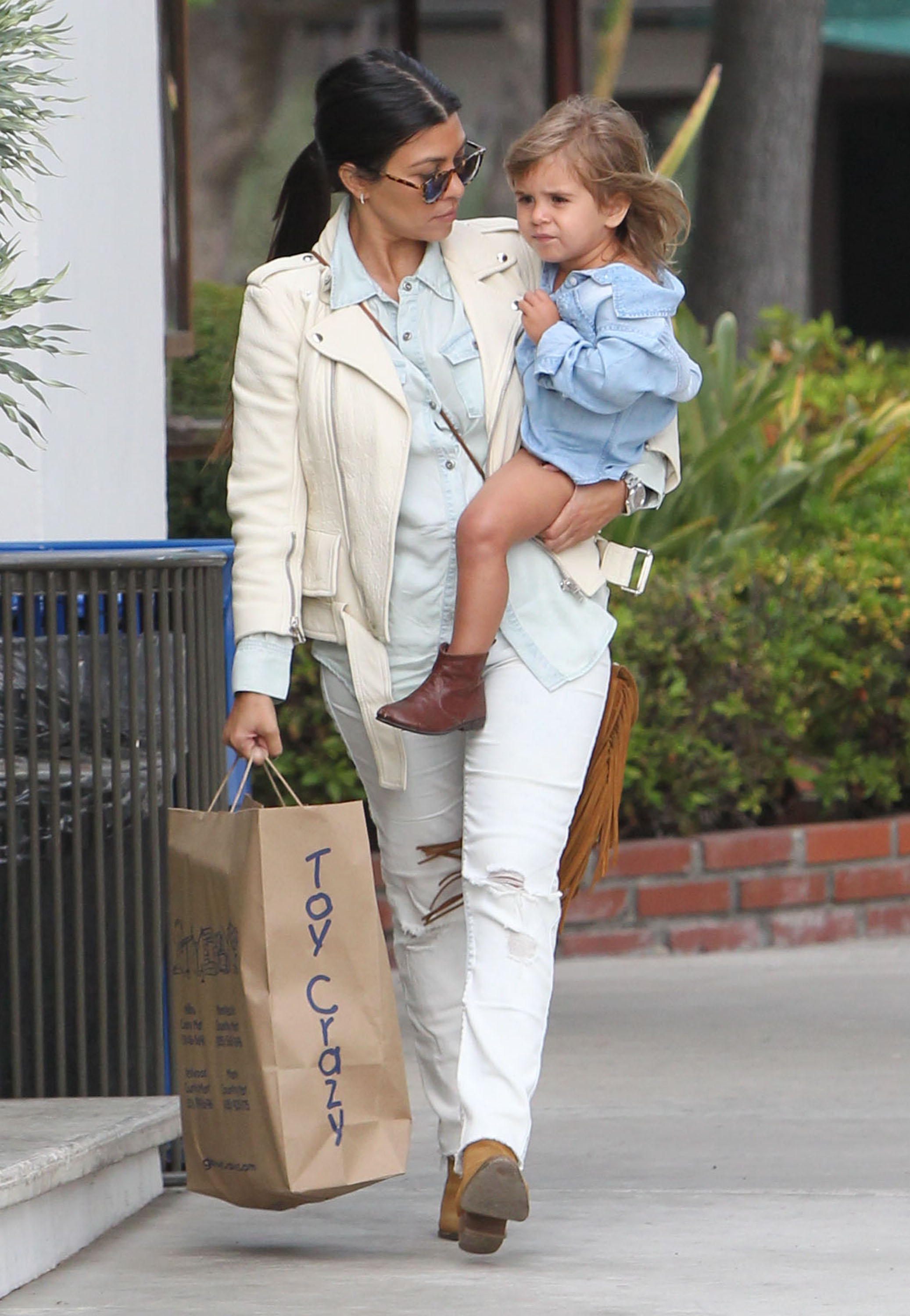 Access_Kardashian_005.jpg