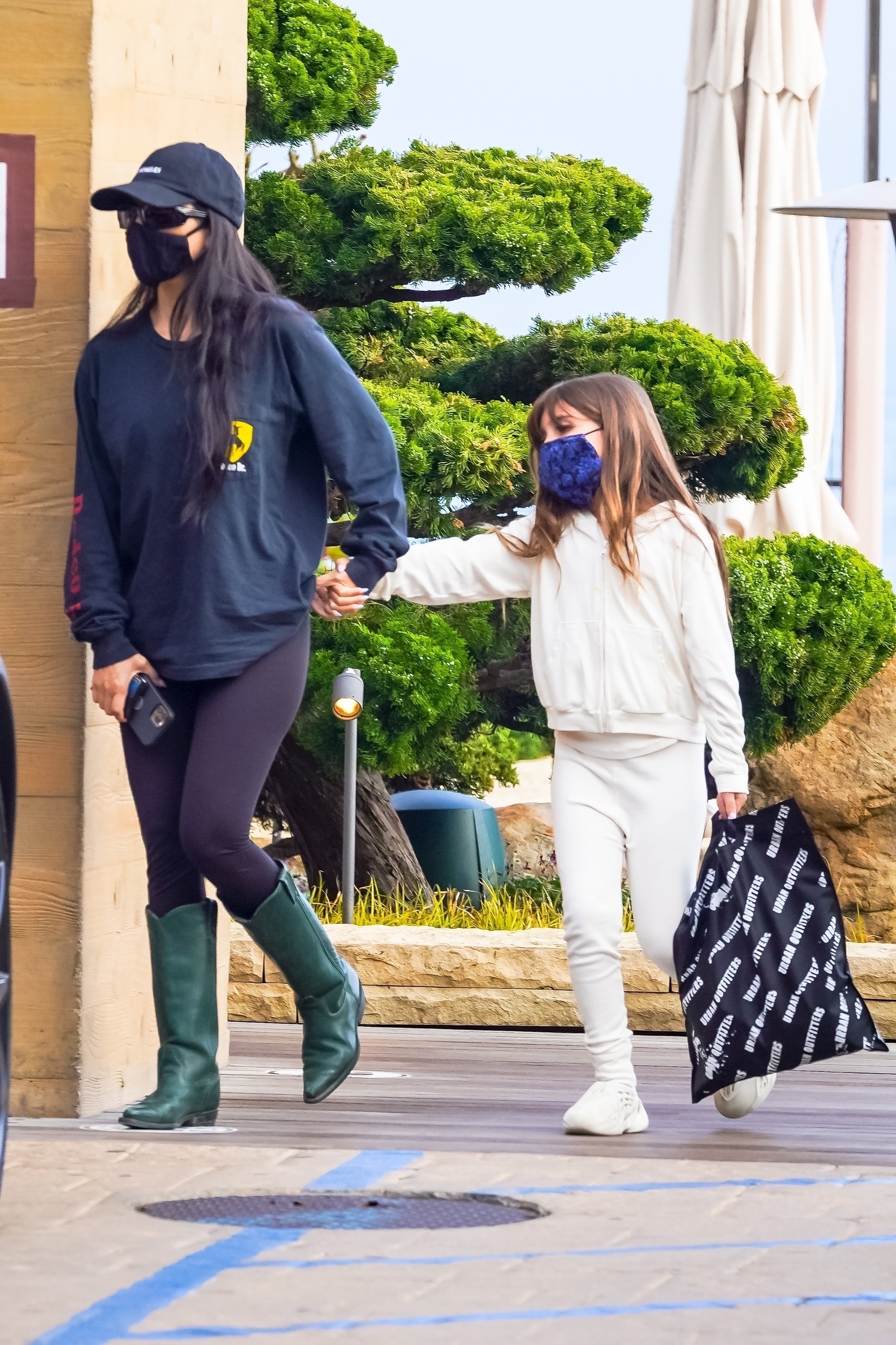 Access_Kardashian_003.jpg