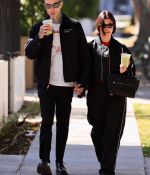 Access_Kardashian_002.jpg