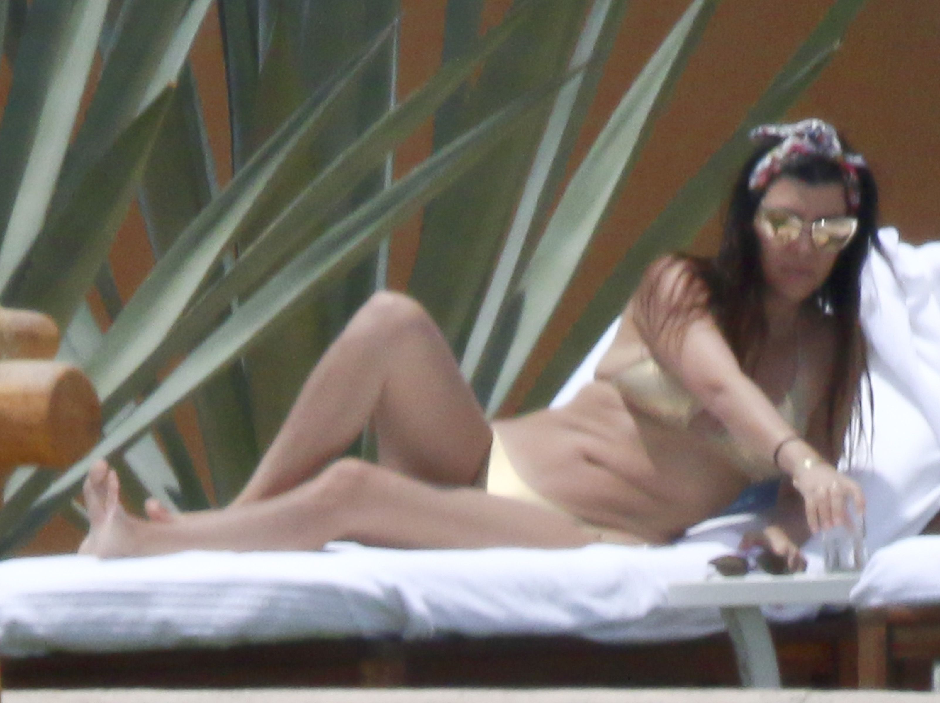 Access_Kardashian_001.jpg