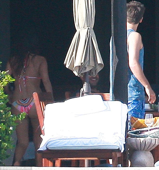 Access_Kardashian_001.jpg