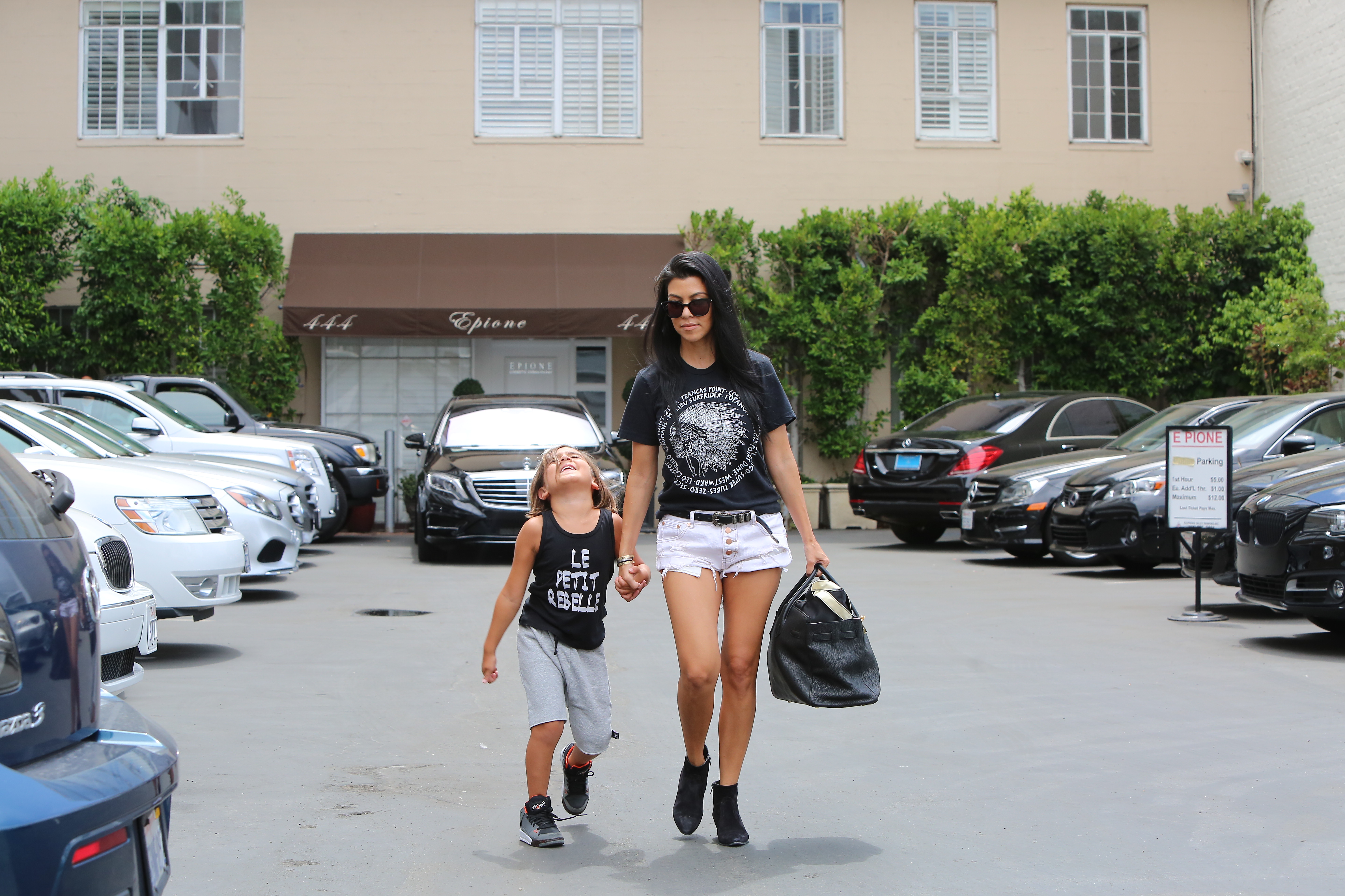 Access_Kardashian_002.jpg