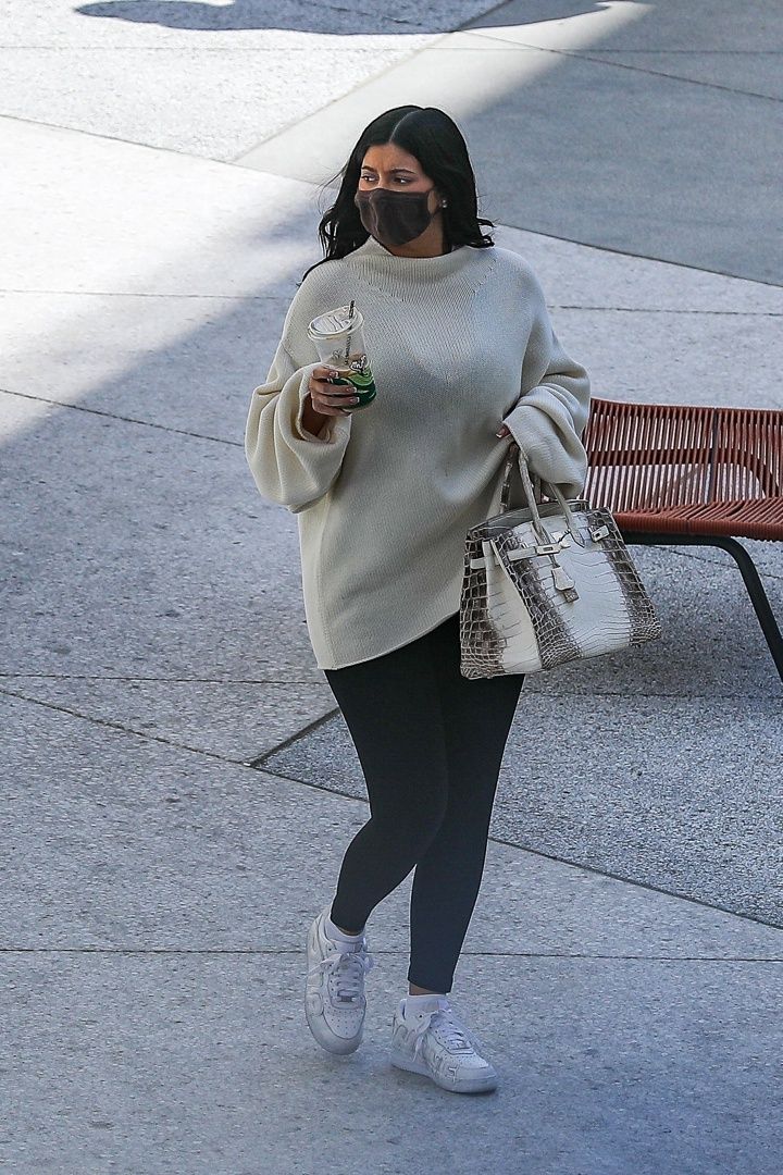 Access_Kardashian_001.jpg