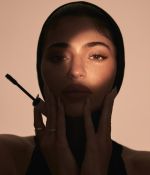 Acess_Kardashian_004.jpg