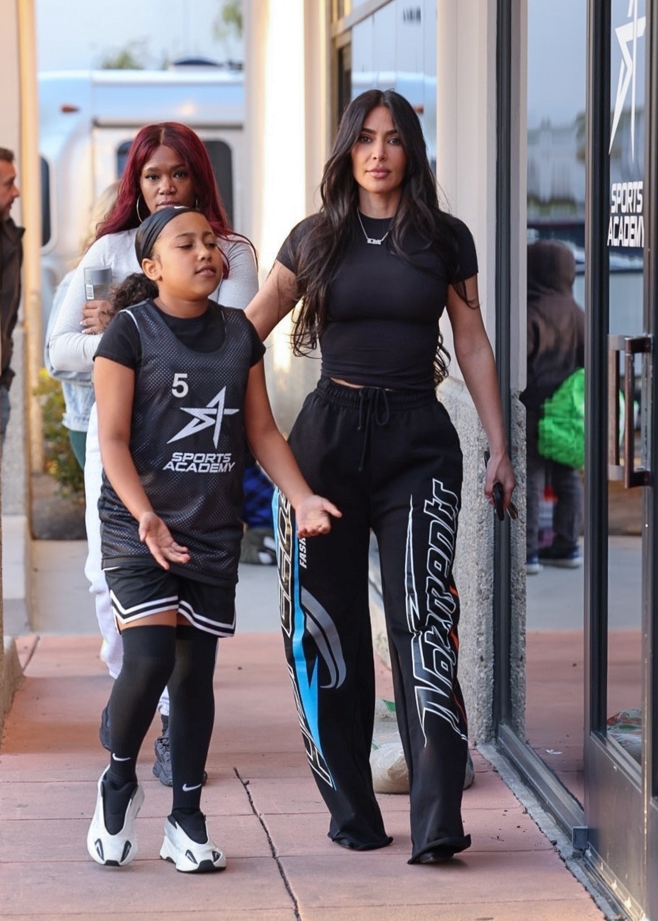 Acess_Kardashian_001.jpg