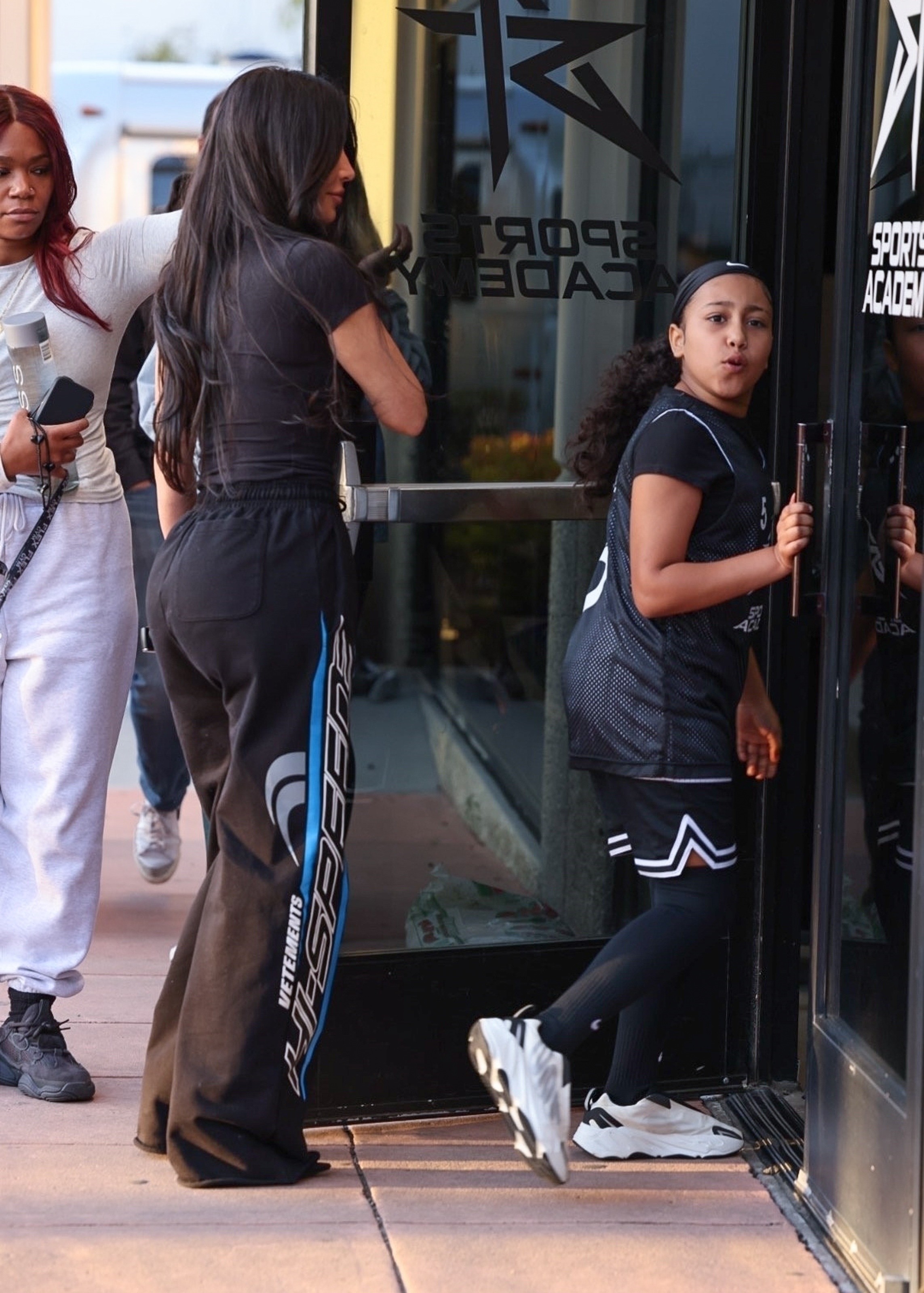 Acess_Kardashian_0011.jpg