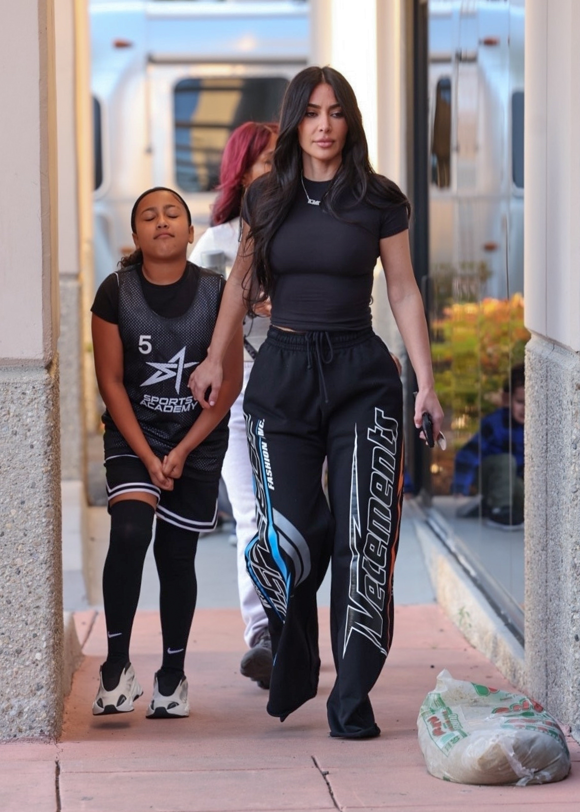 Acess_Kardashian_005.jpg