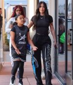 Acess_Kardashian_001.jpg