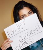 Access_Kardashian_28229.jpg