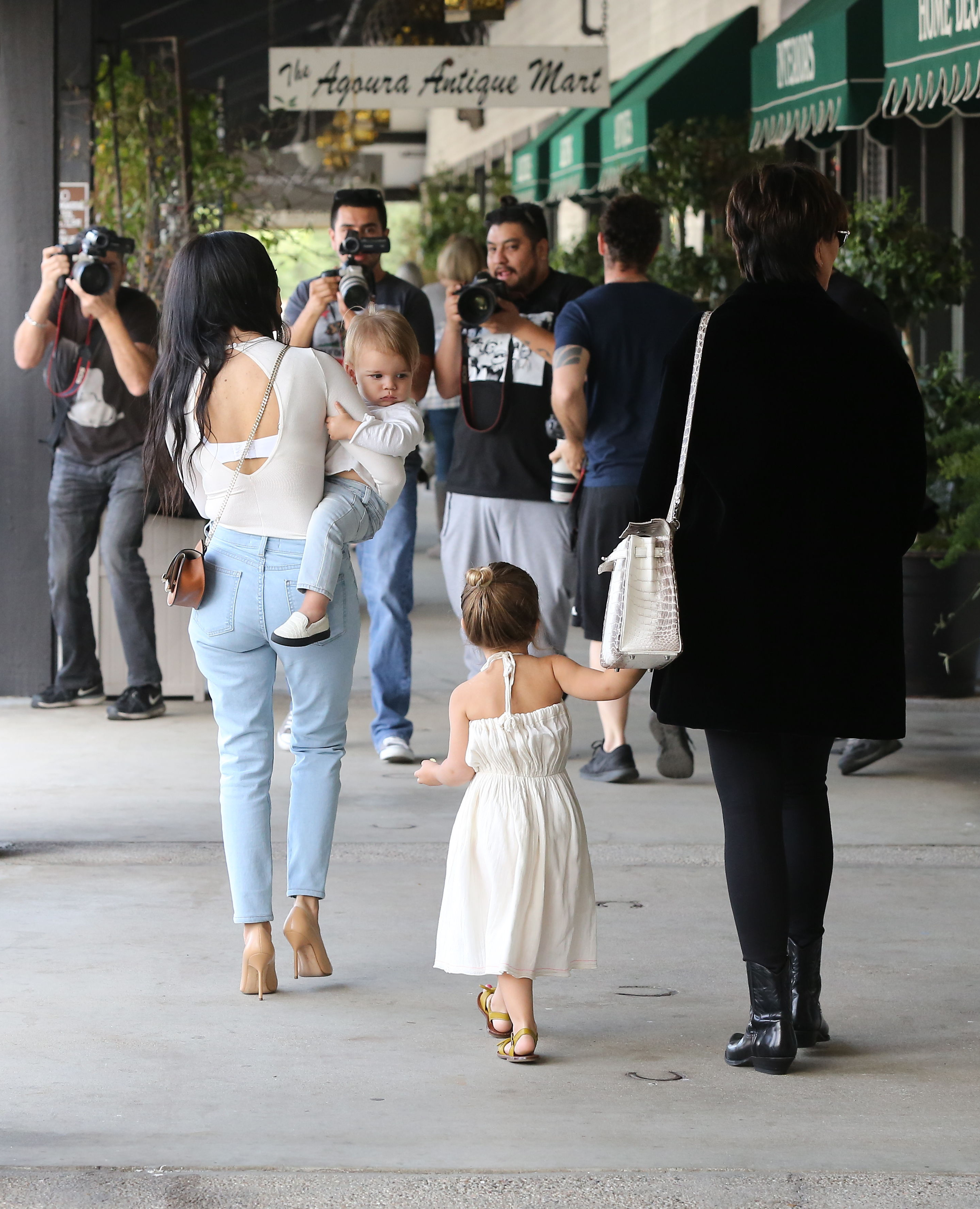 Access_Kardashian_003.jpeg