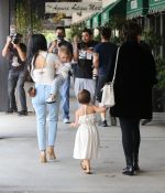 Access_Kardashian_003.jpeg