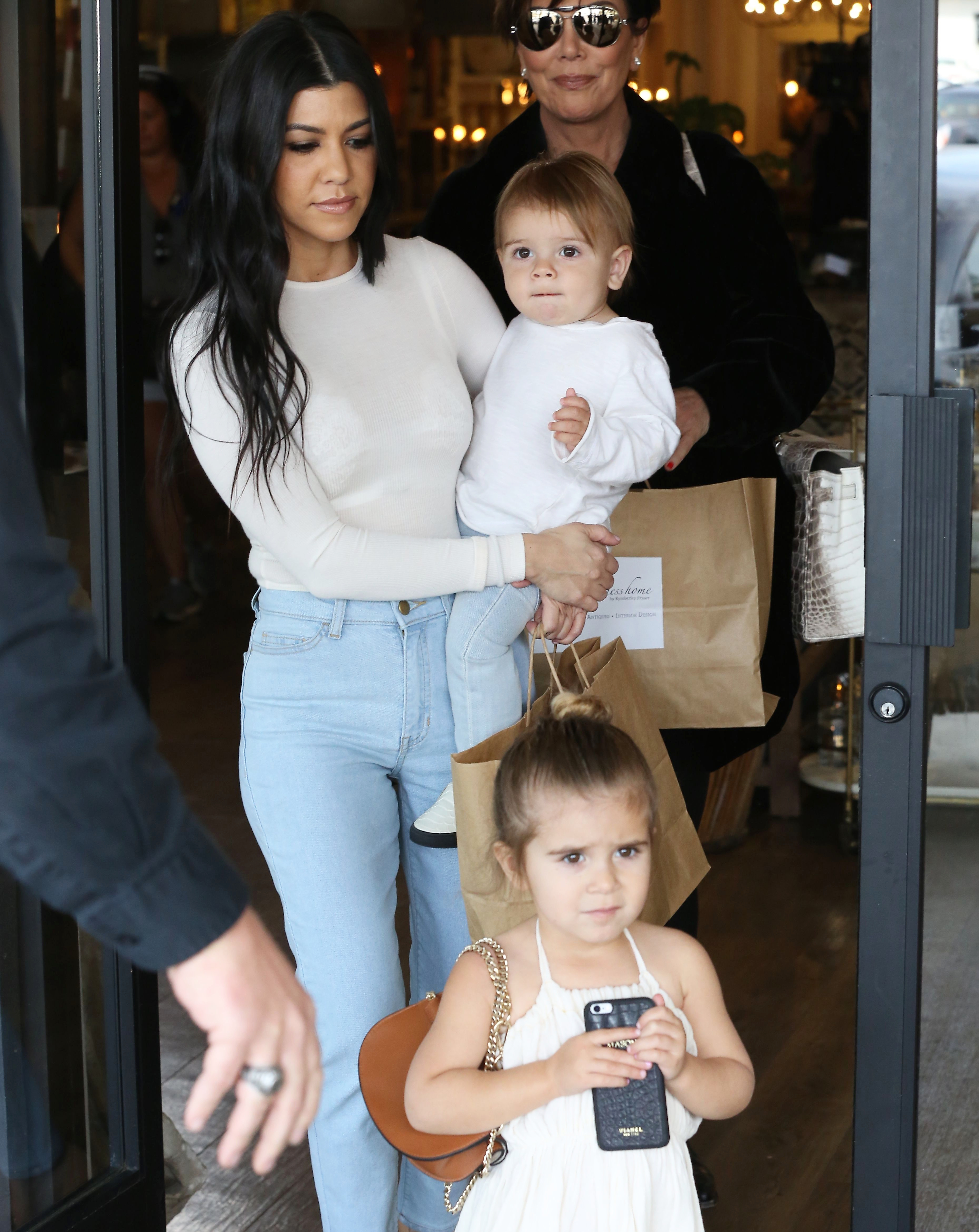 Access_Kardashian_001.jpg