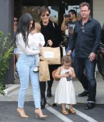 Access_Kardashian_005.jpg