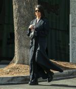 Access_Kardashian_001.jpg