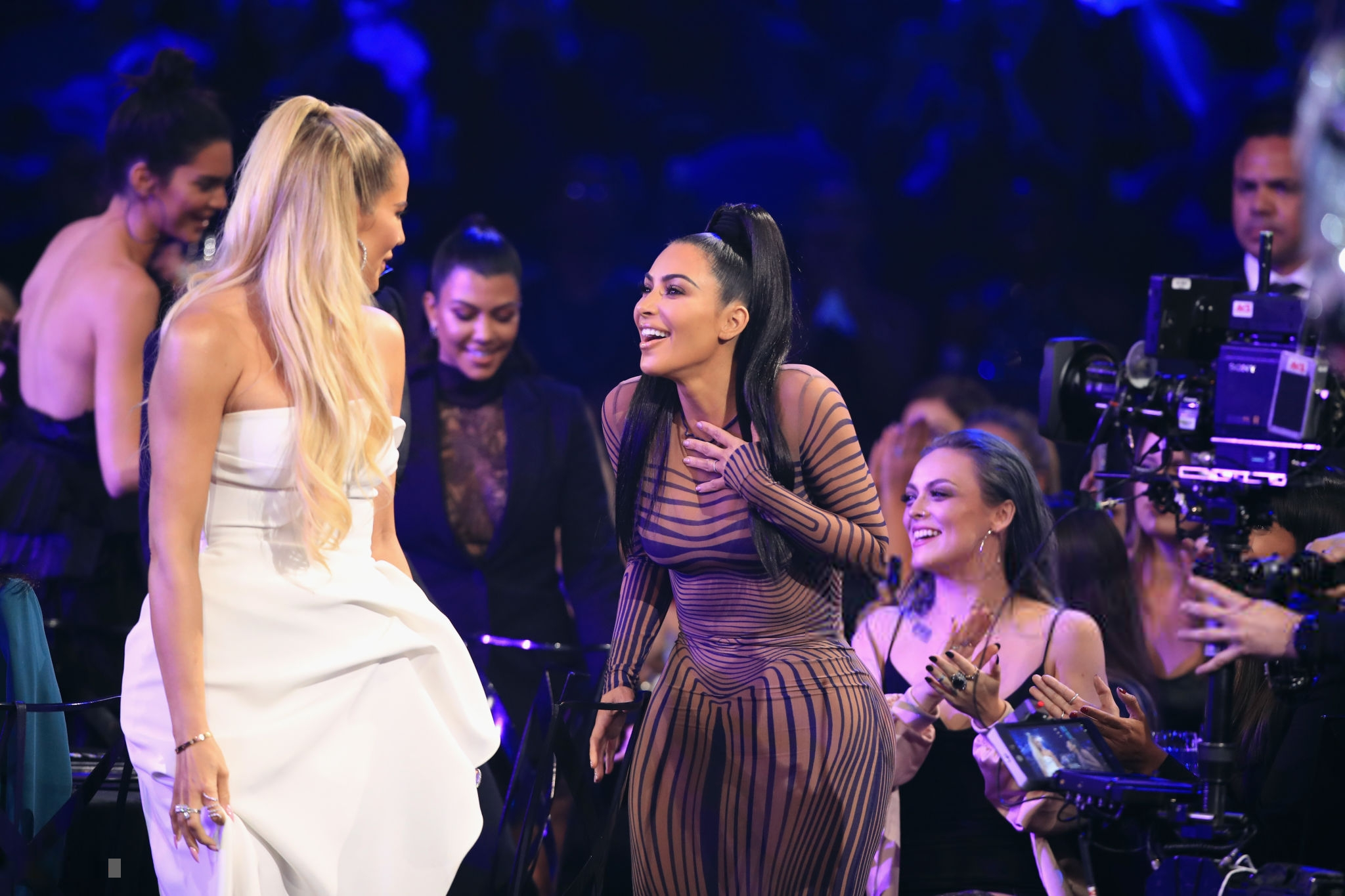 Access_Kardashian_11.png