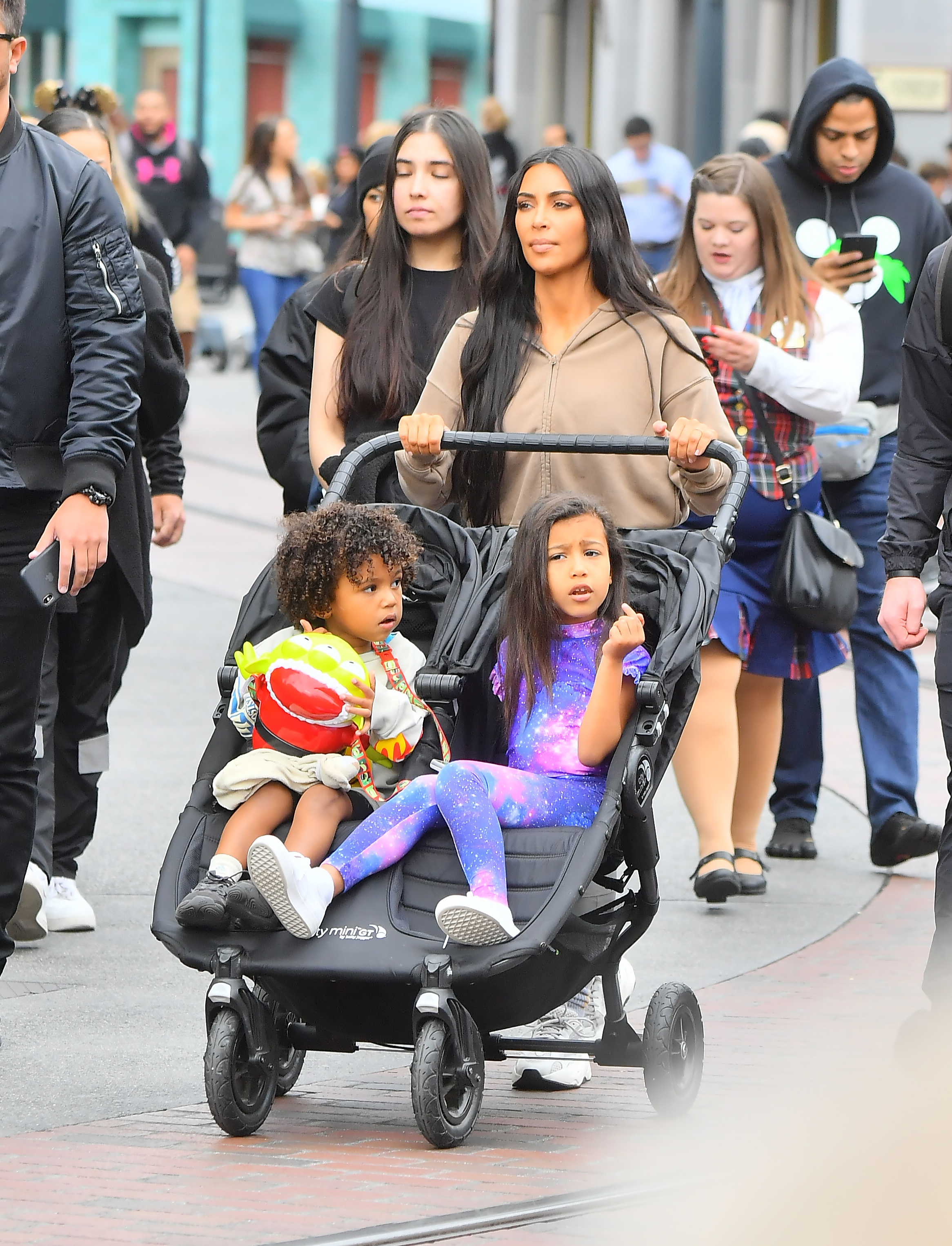 Access_Kardashian_004.jpg