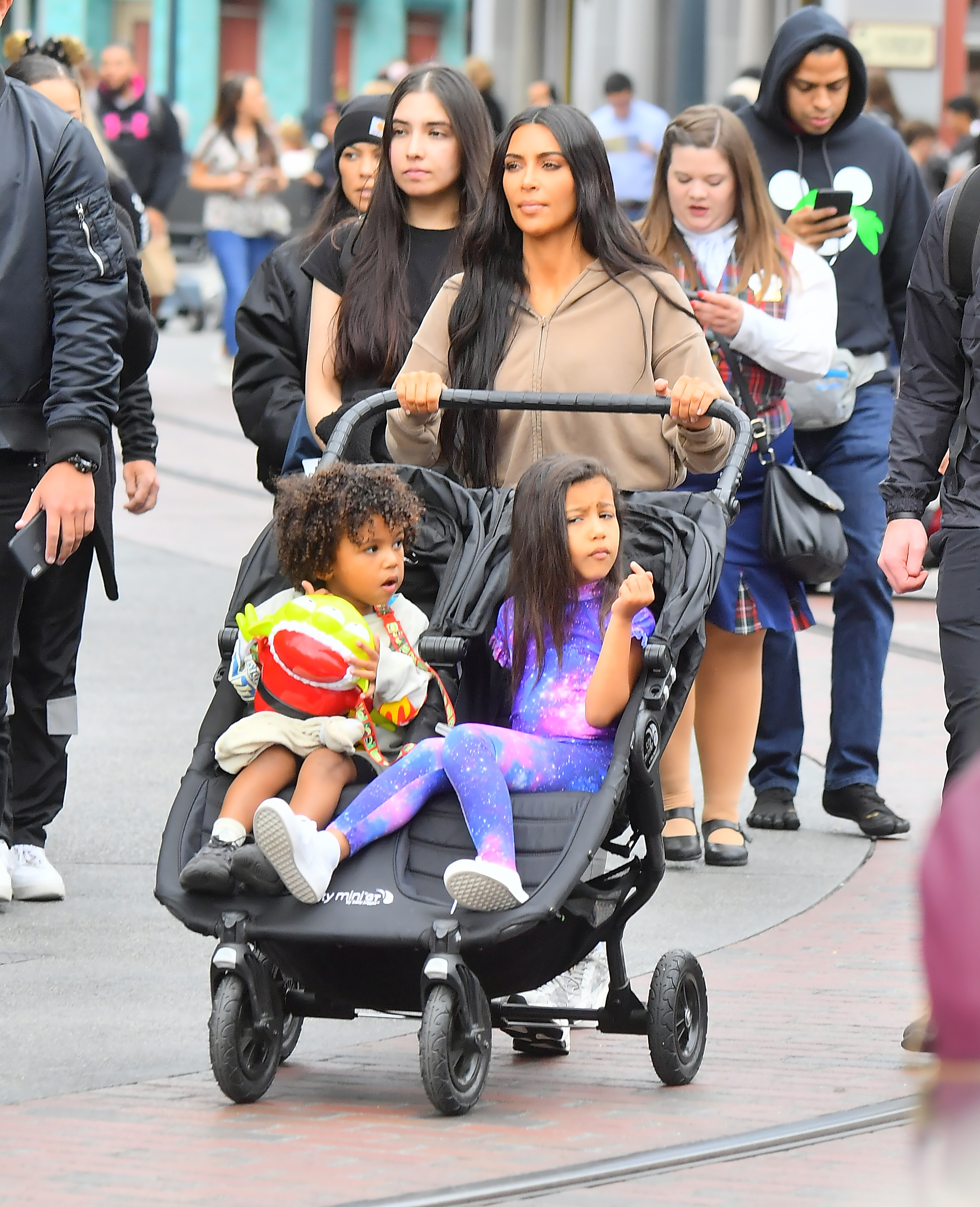 Access_Kardashian_004.jpg