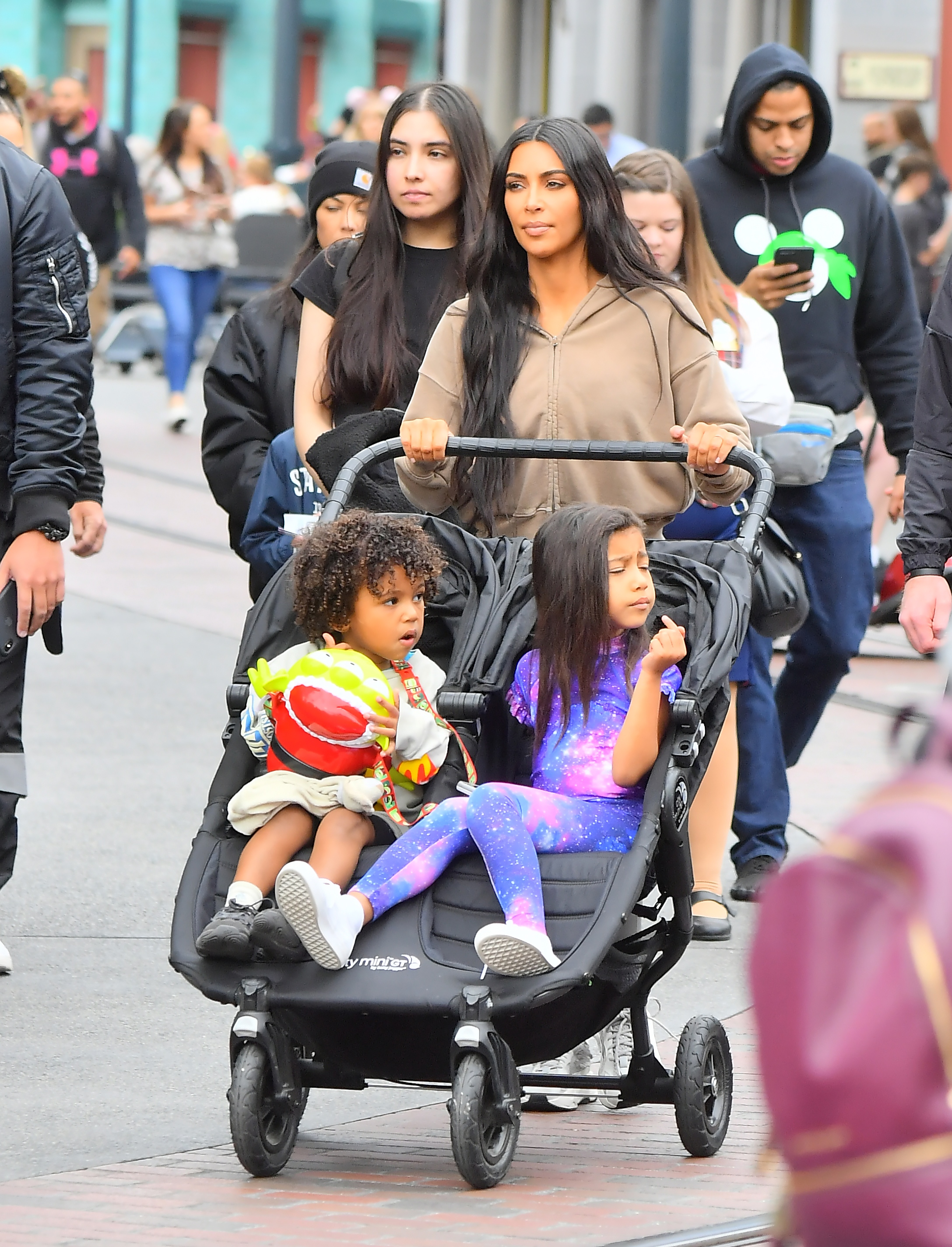 Access_Kardashian_005.jpg