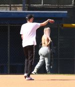 Access_Kardashian_002.jpg