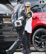 Access_Kardashian_001.jpg