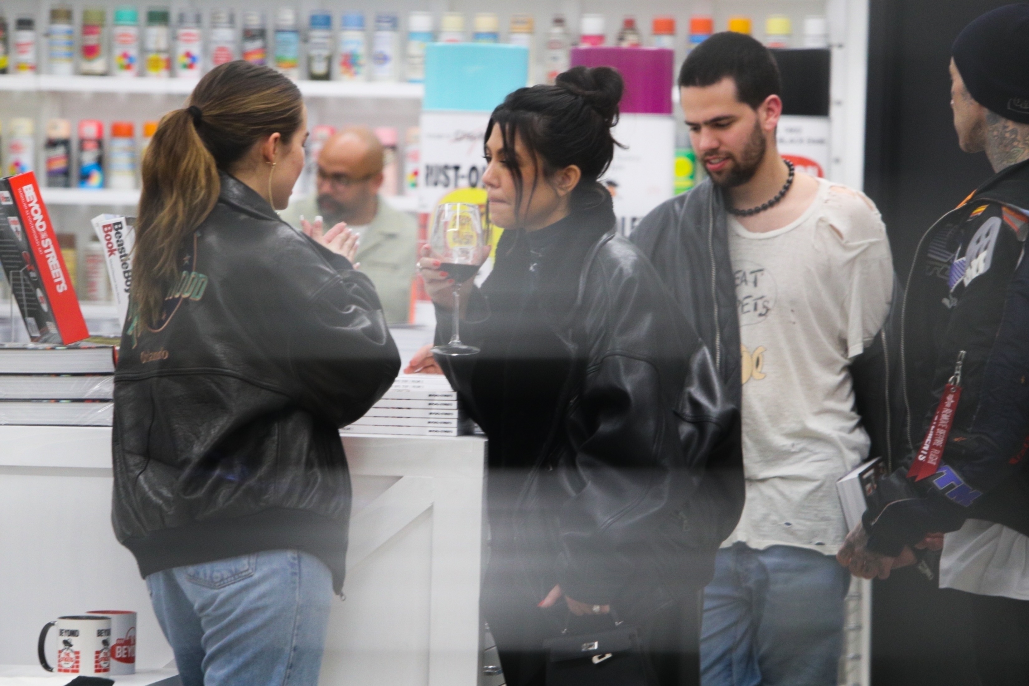 Access_Kardashian_001.jpg