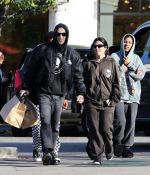 Access_Kardashian_004.jpg
