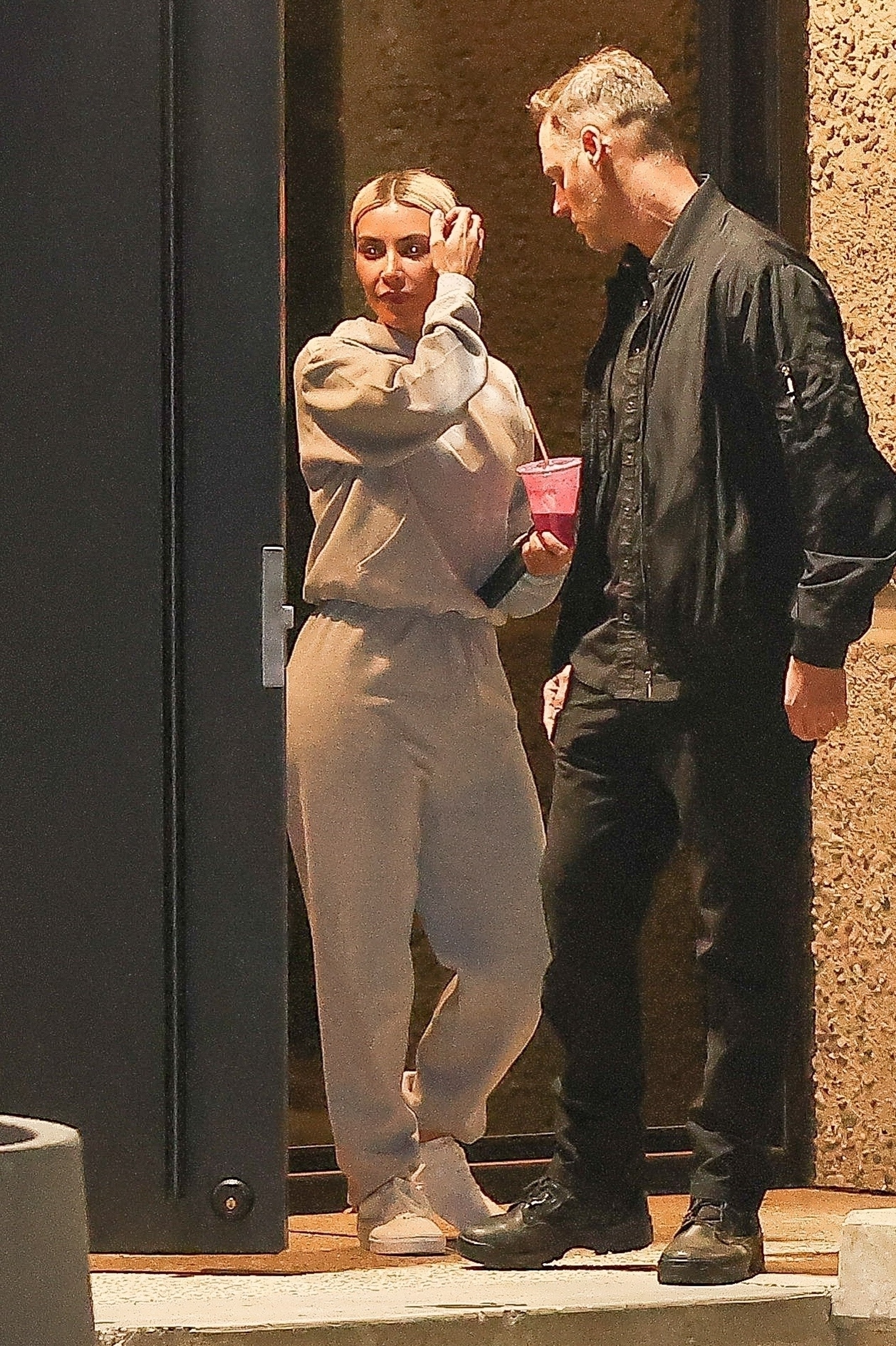 Access_Kardashian_001.jpg